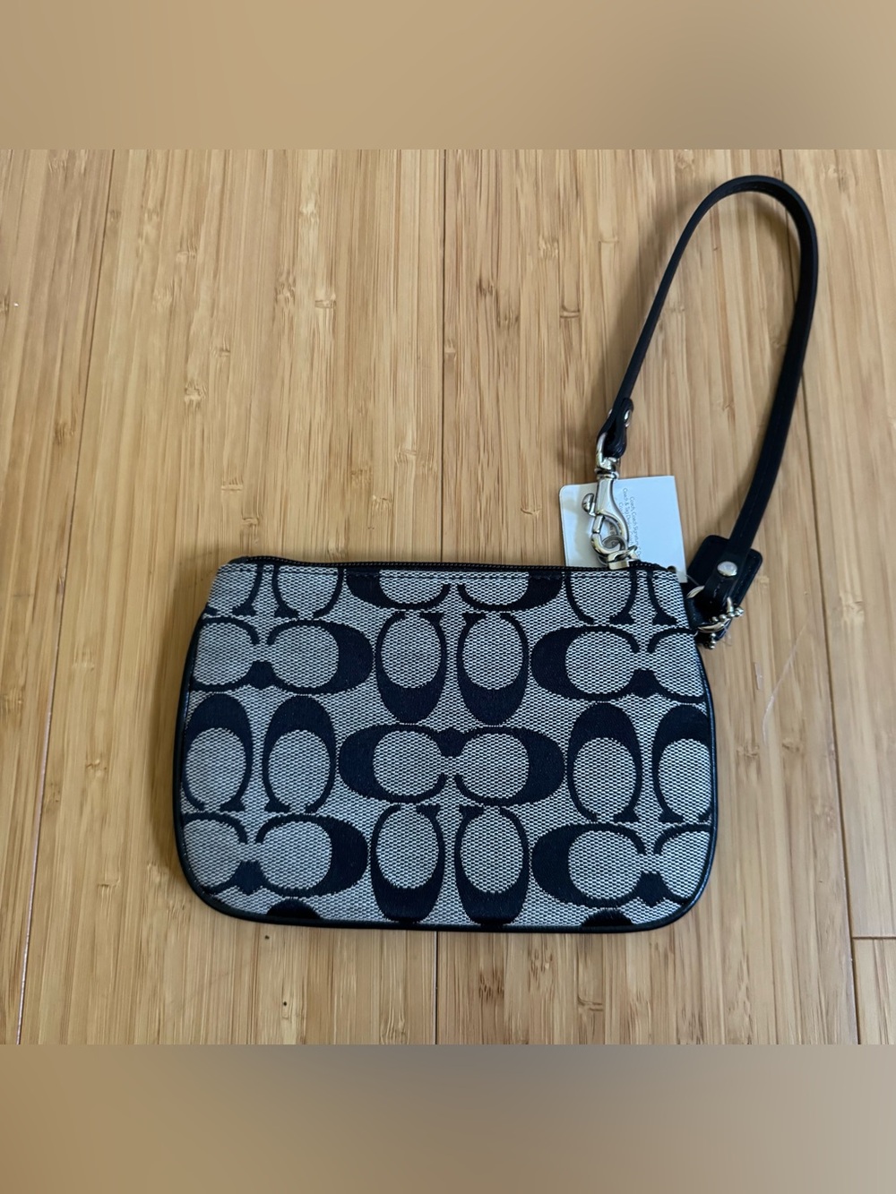 Coach Black & White Signature Canvas Wristlet NWT - Picture 2 of 7